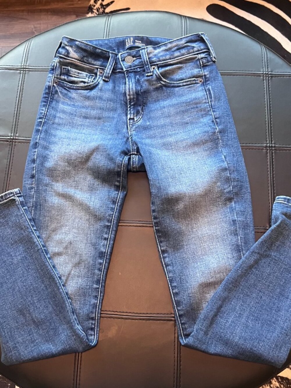 Women's Gap universal skinny jeans size 00R